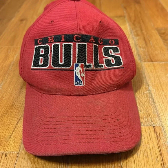 Vintage Chicago Bulls Basketball NBA Cap Hat Red/Black Snapback Collectible - Picture 3 of 16